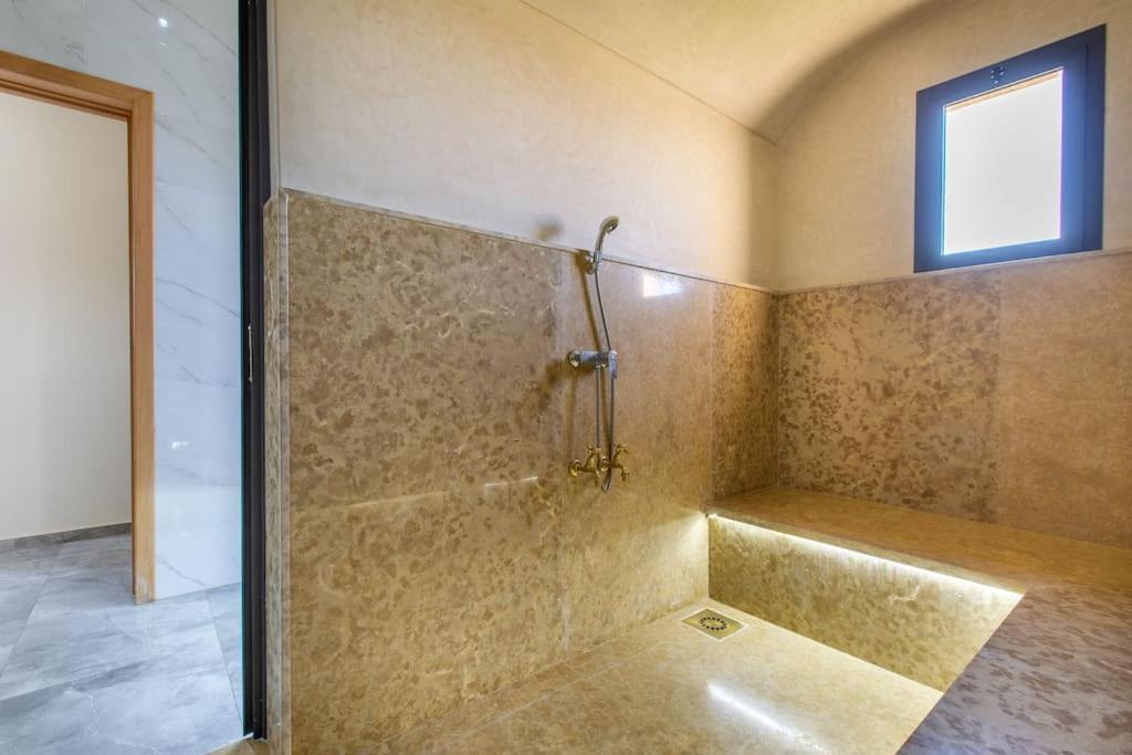 فيلة Kassia , Jacuzzi, Hamman, Jeux…